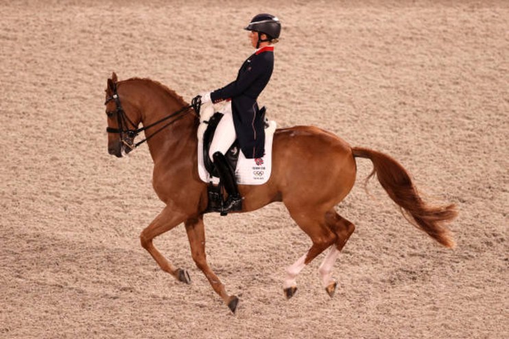 Video of Charlotte Dujardin ends Paris 2024 Olympic dressage dream