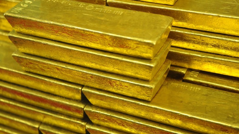 The price of gold hit an all time high of $2,513.79 (£1,932.87) per ounce on Tuesday morning as investors hope the US central bank will cut interest rates.