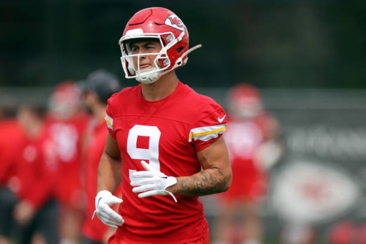 Rees-Zammit has the option to continue training with the Chiefs despite missing out on their NFL roster