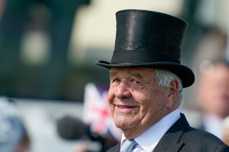 Sir Michael Stoute, one of Flat racing's greatest trainers, will retire at the end of the year