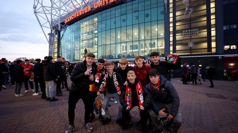Manchester United appear to be leaning towards building a new stadium next to Old Trafford