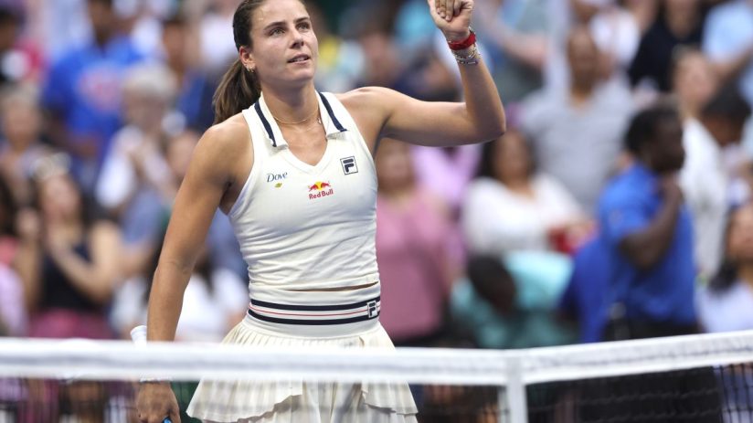 Chances of back-to-back US Open titles for American women were boosted last night after Emma Navarro beat Paula Badosa at Flushing Meadows. 