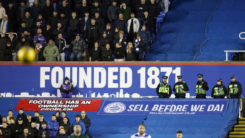 Former Reading chairman Roger Smee could rescue the club from the ownership of Dai Yongge