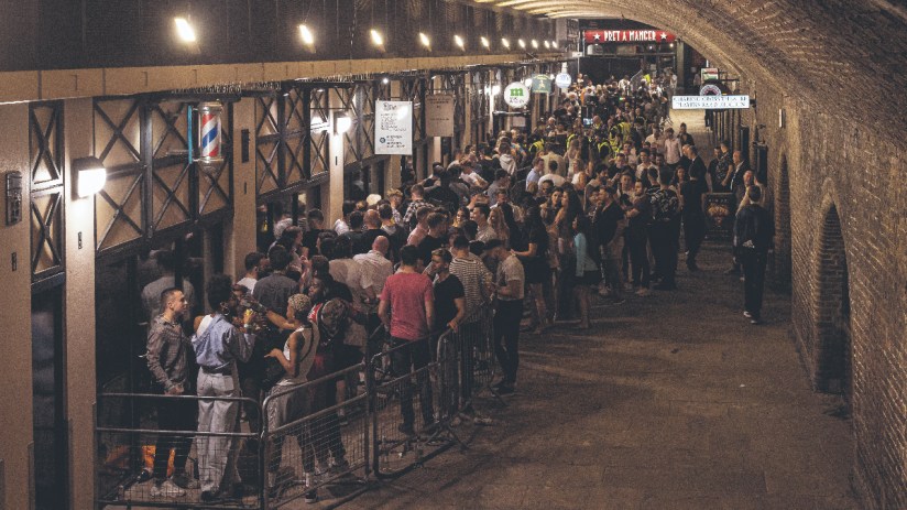 Last orders pushed back as government slashes nightlife red tape