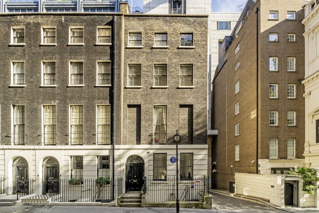 Herman Melville wrote the first draft of Moby Dick at 25 Craven Street