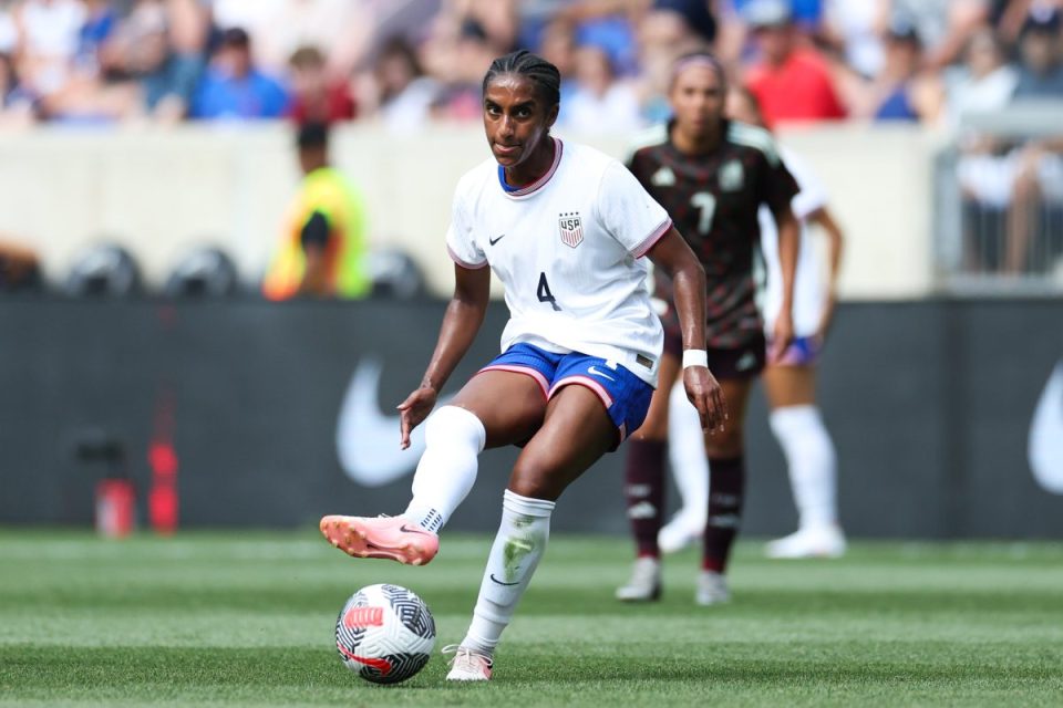 Chelsea are set to sign Naomi Girma in a world record transfer for women's football