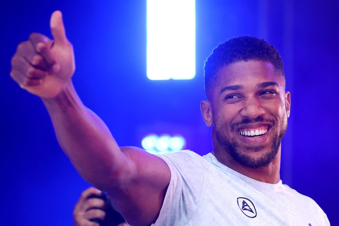 Anthony Joshua has become a co-owner of Andy Murray's padel team in the Hexagon Cup