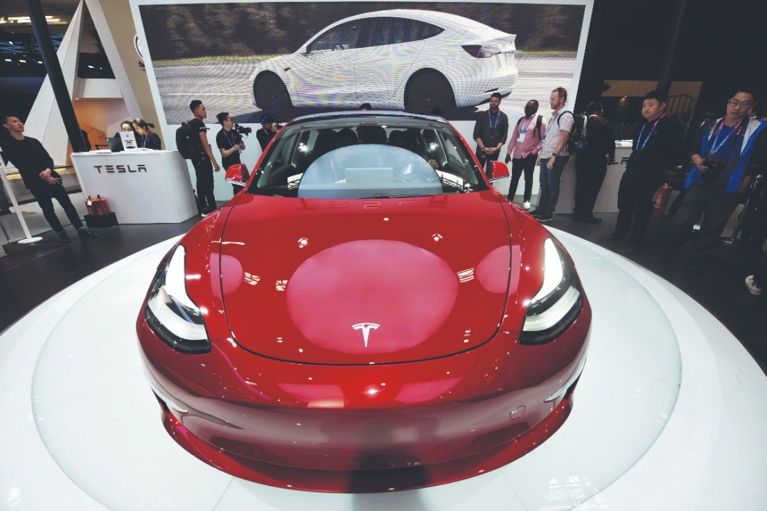 Musk's Tesla stalls ahead of key earnings