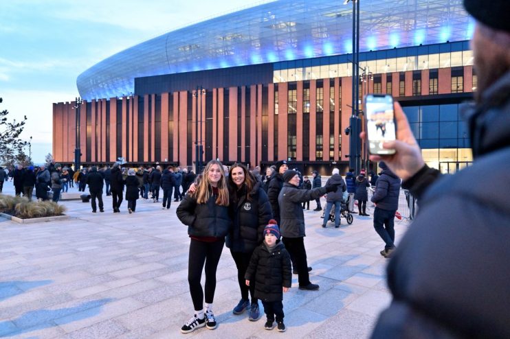 Everton's new stadium has lessons for Manchester United, says architect Dan Meis