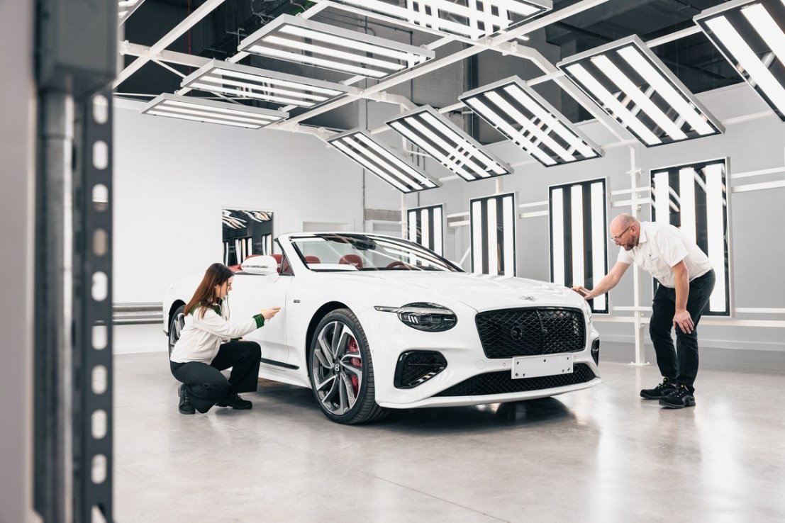 Bentley, which is owned by Volkswagen, posted an annual operating profit of €373m (£314m) and revenue of €2.6bn (2.2bn).