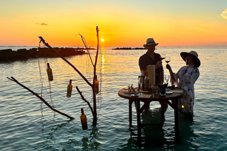 Diving for wine in The ocean paradise of the Maldives 
