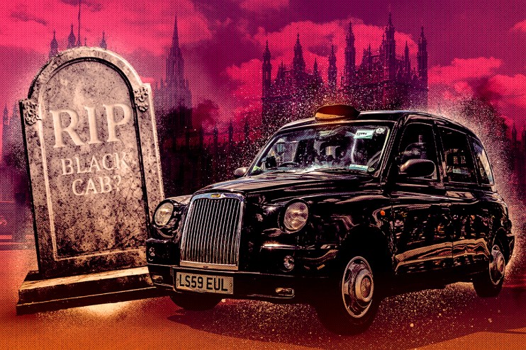 LONDON, THE UNITED KINGDOM - JUNE 26, 2022: Symbols of London - Big Ben, Palace of Westminster and London taxi (Black Cab) on the Westminster Bridge in London, England, UK