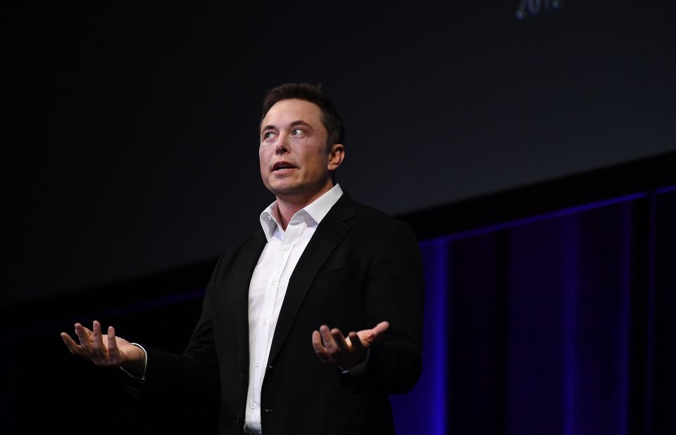 Elon Musk Presents SpaceX Plans To Colonise Mars